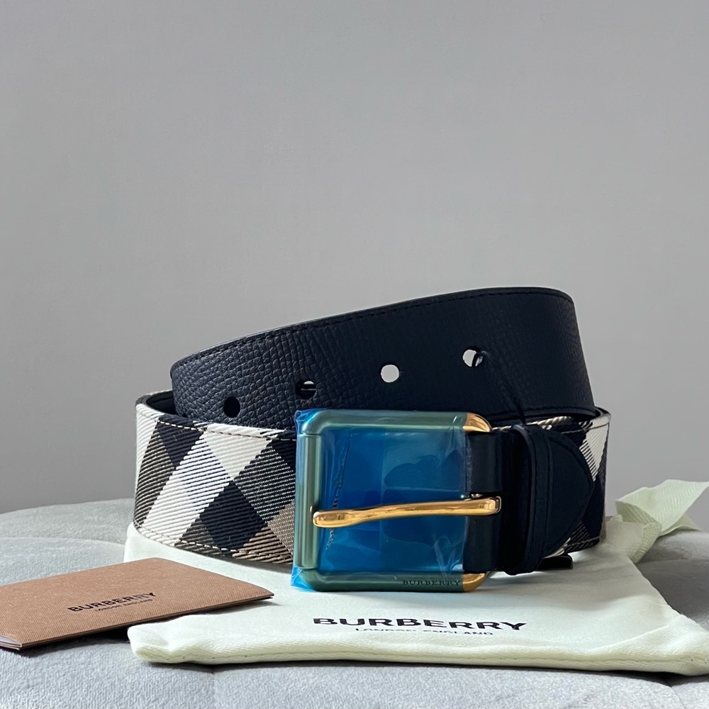 Burberry Check Leather Belt in Black